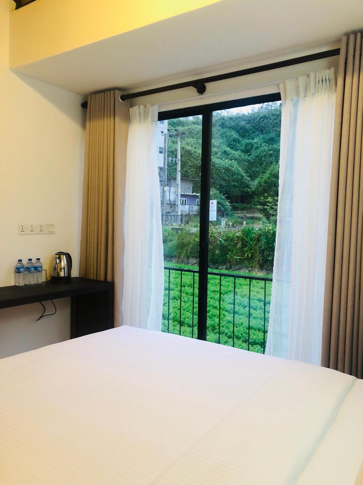 R21 Nuwara Eliya Hotell Exteriör bild