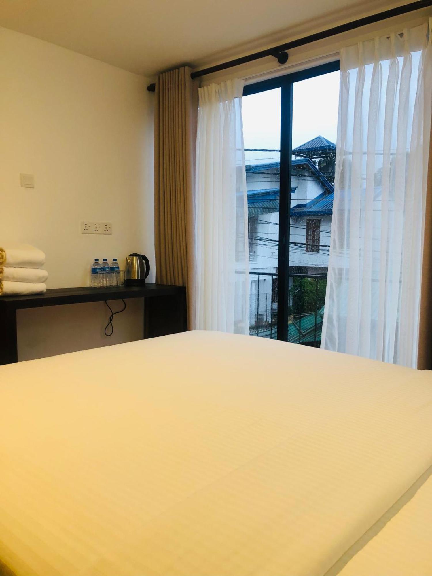 R21 Nuwara Eliya Hotell Exteriör bild