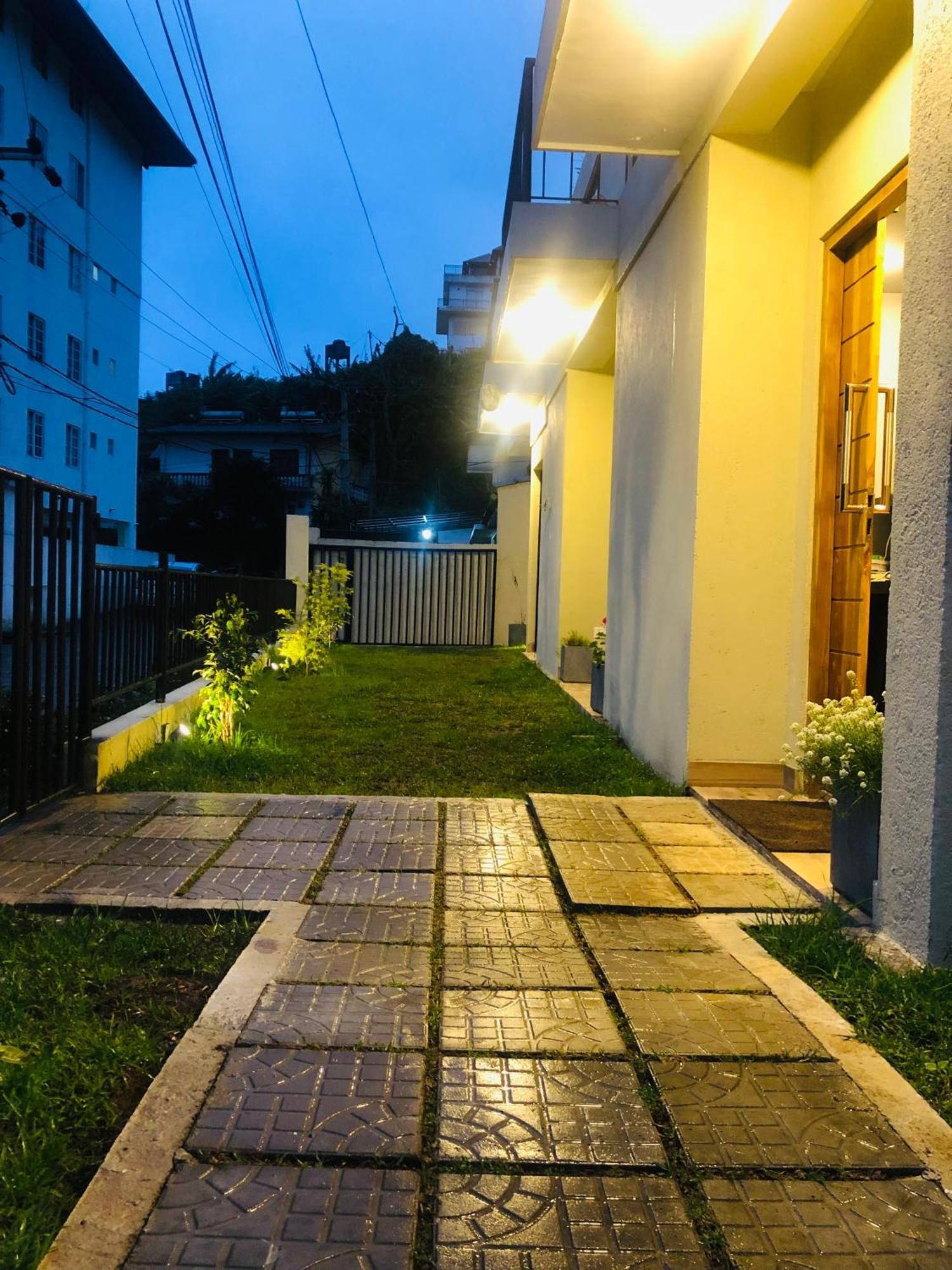 R21 Nuwara Eliya Hotell Exteriör bild
