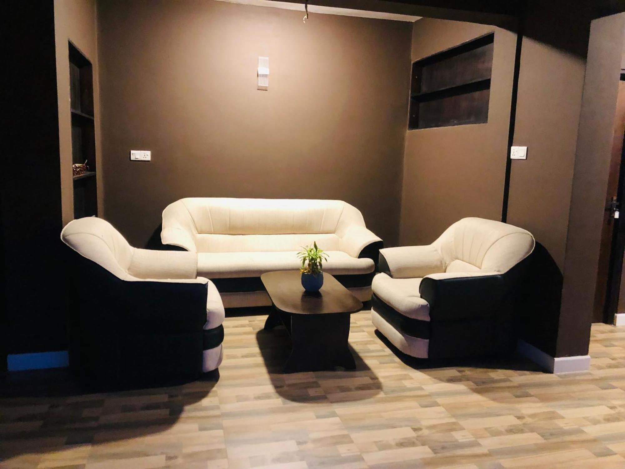 R21 Nuwara Eliya Hotell Exteriör bild